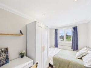 BEDROOM- click for photo gallery